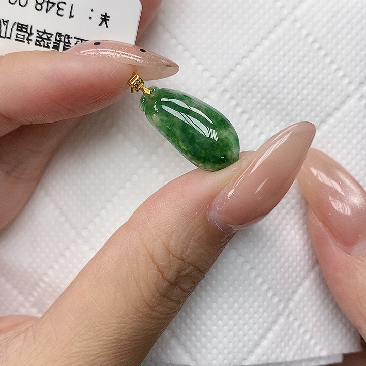 颈饰18K金镶嵌翡翠