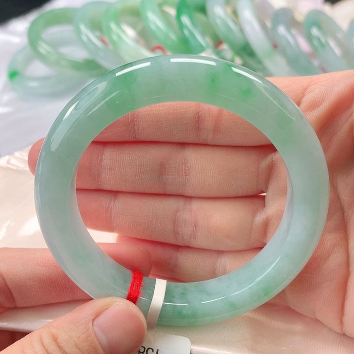 翡翠手镯未镶嵌缅甸A货翡翠手镯