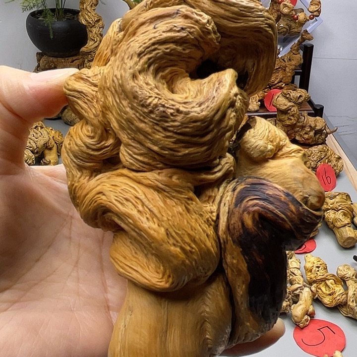 精品降龙木手把件aaa