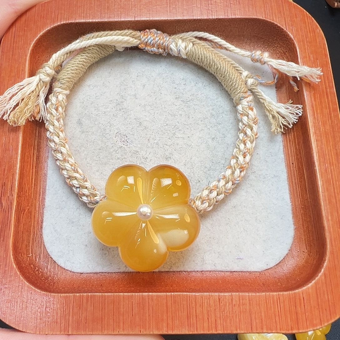 张****琥珀未镶嵌珠宝奇石