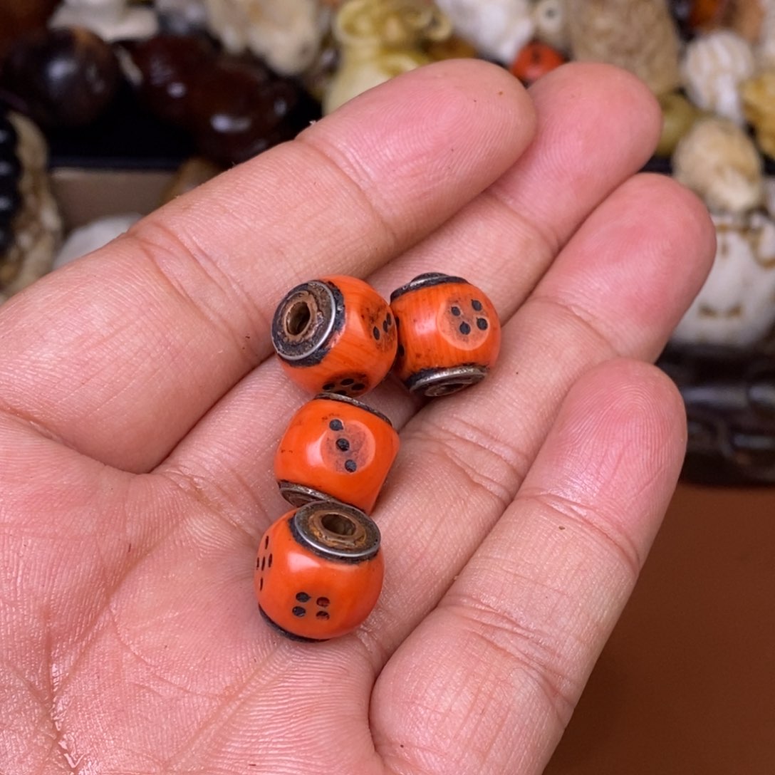 其他驼骨人攻击样子