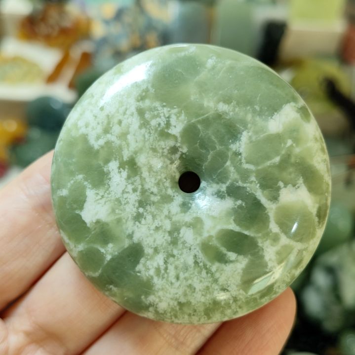 岫玉未镶嵌平安扣