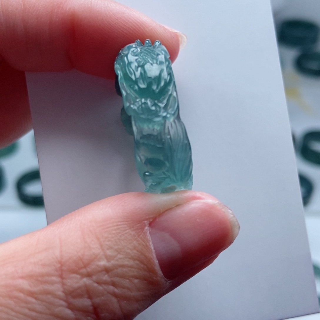 翡翠戒指未镶嵌翡翠