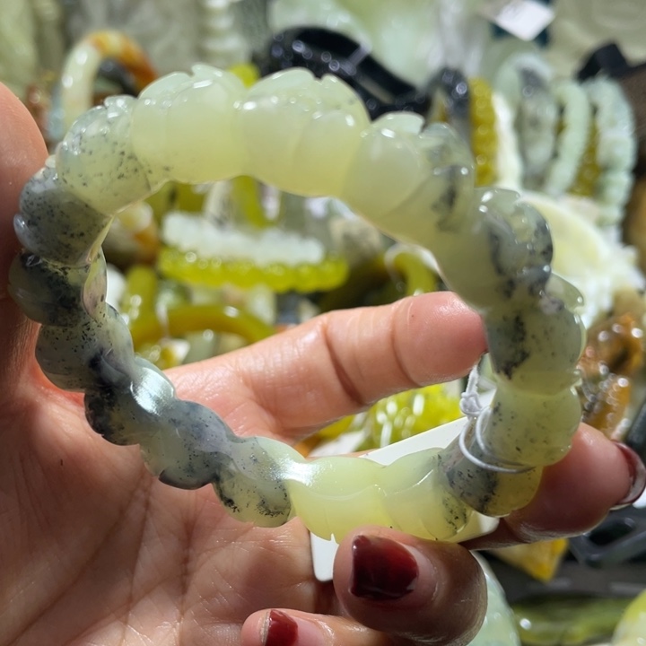 岫玉未镶嵌手镯55.56