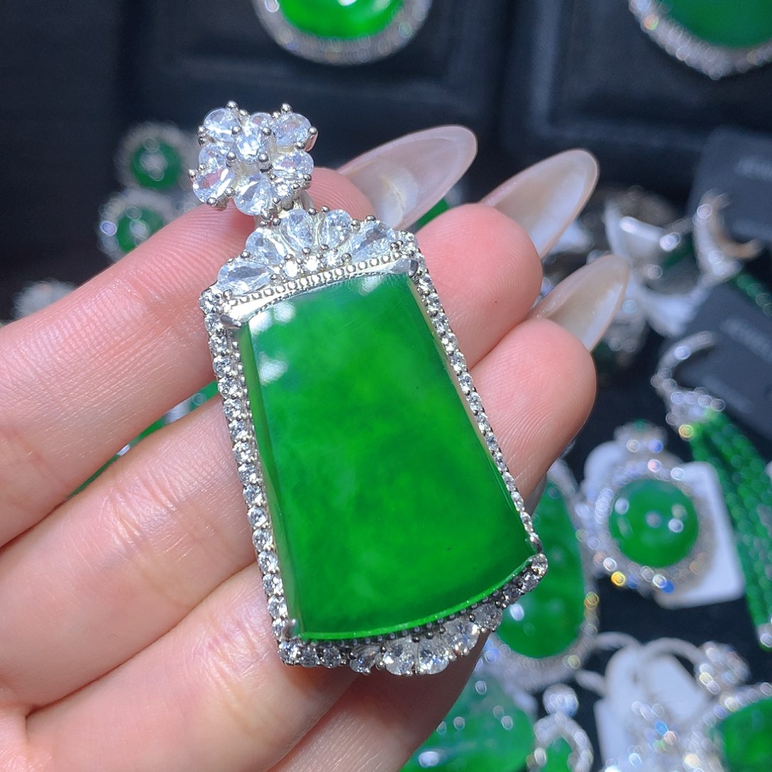 翡翠吊坠(不含链)银S925镶嵌翡翠