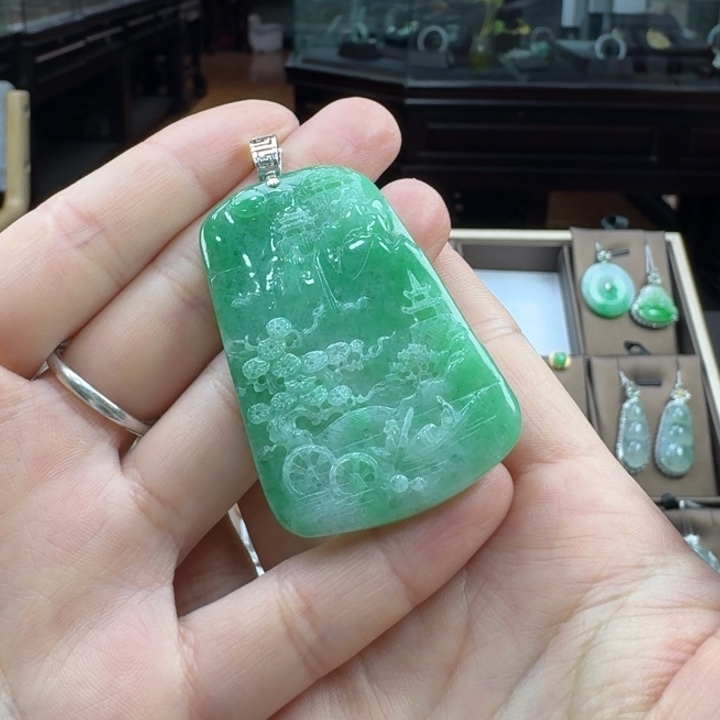 翡翠吊坠(不含链)18K金镶嵌