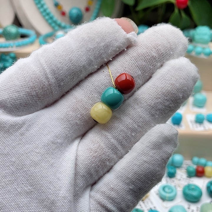 绿松石配饰未镶嵌