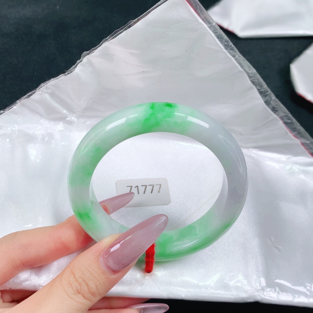 翡翠未镶嵌手镯天然翡翠手镯04