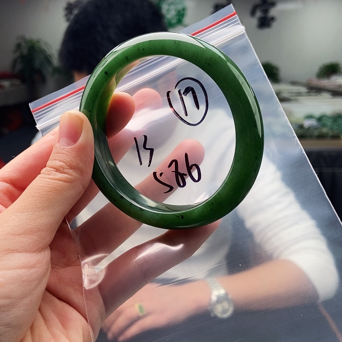 和田玉未镶嵌手镯颜色多样性发拍一发一