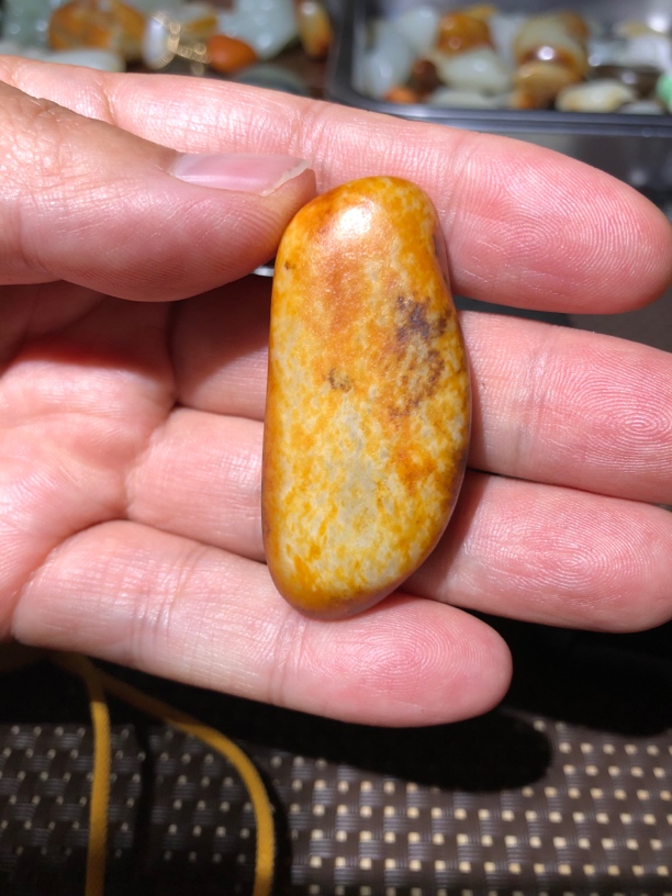 和田玉原石红白皮