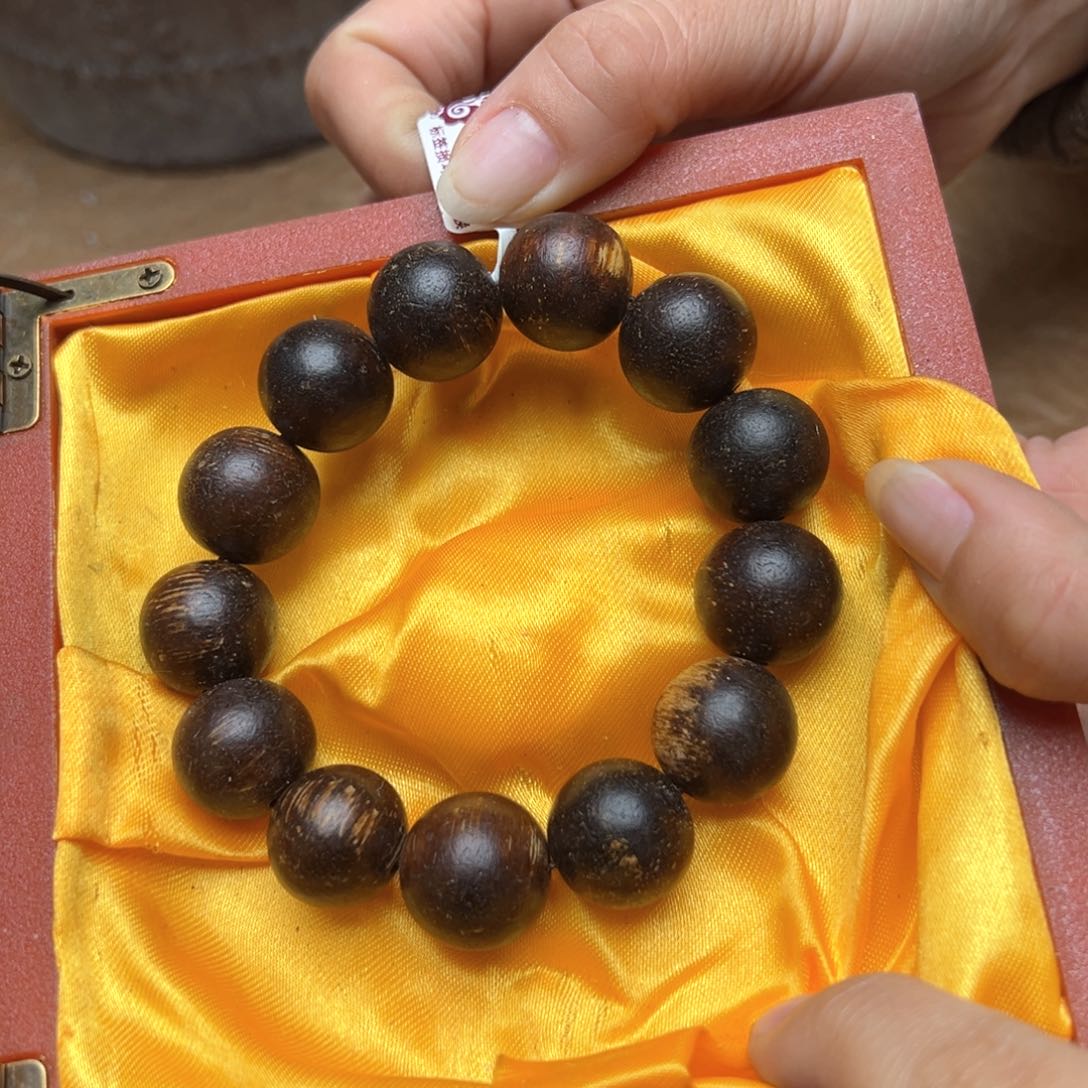 大叶紫檀（黑酸枝木类）