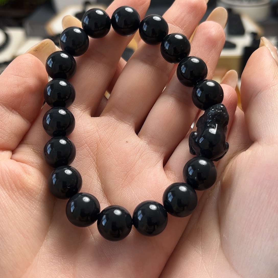 ****u颈饰未镶嵌和田玉（墨玉）卡12圆珠羊脂