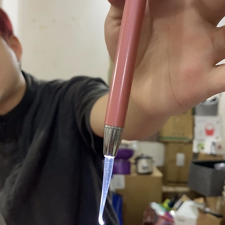 可以发光的掏耳勺