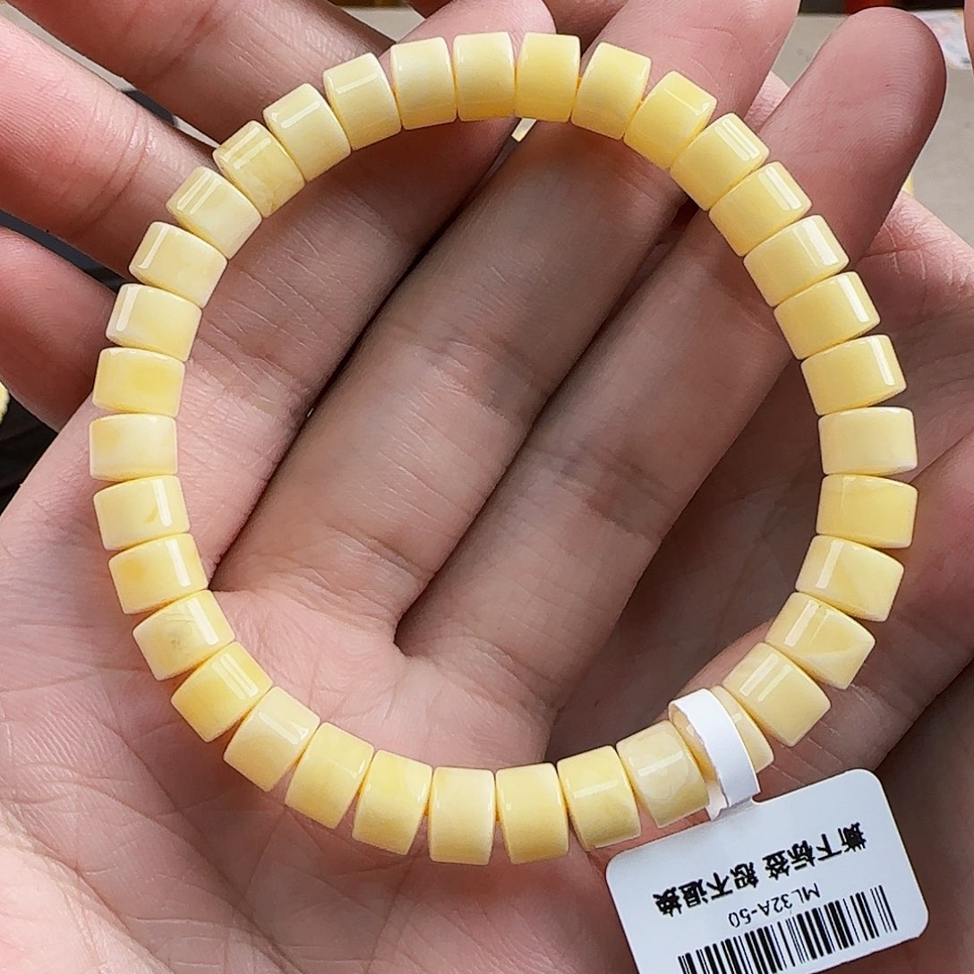 琥珀裸石未镶嵌蜜蜡