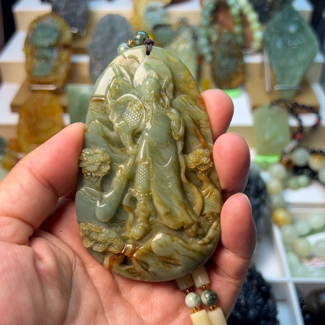 蛇纹石玉未镶嵌颈饰