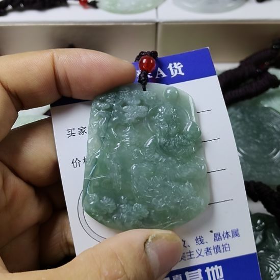 翡翠未镶嵌颈饰挂件