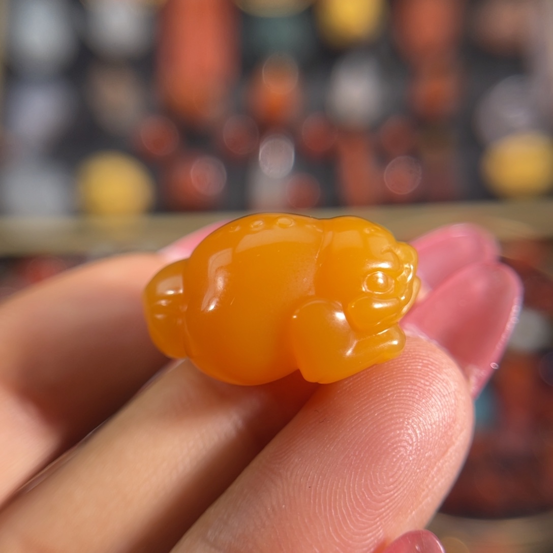 石英质玉（黄龙玉）玉化料三足未镶嵌