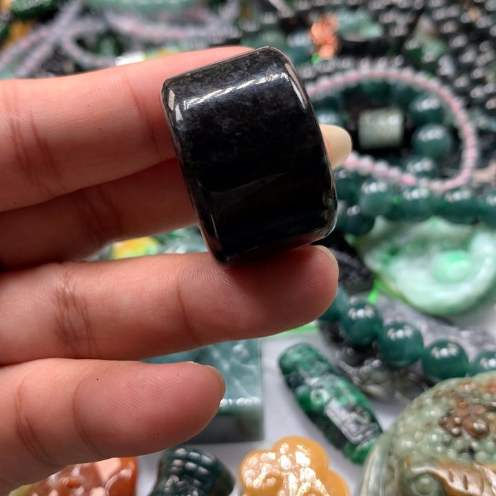 翡翠颈饰未镶嵌保真天然A货翡翠