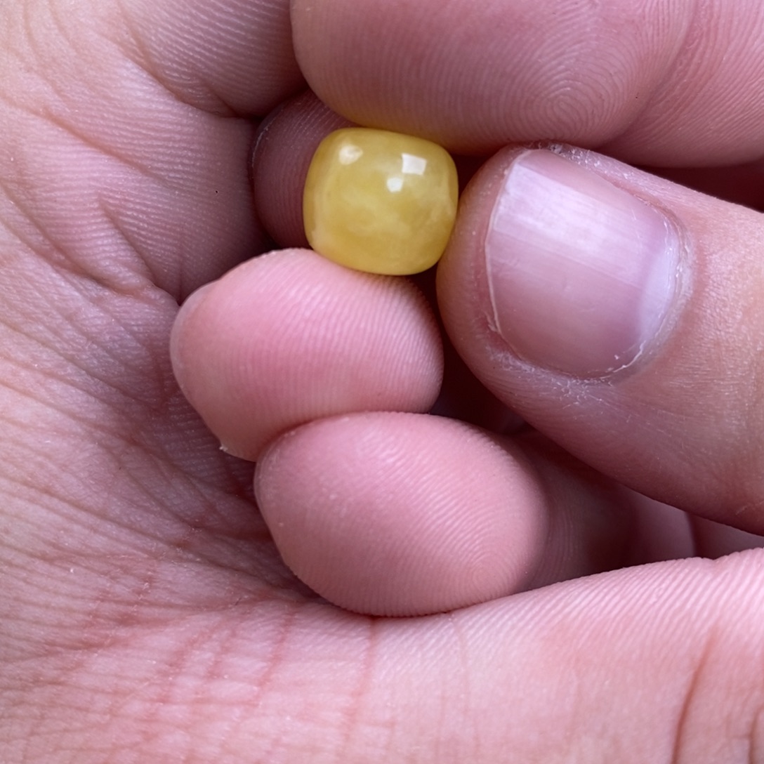 屠***皮蜜蜡未镶嵌裸石配饰