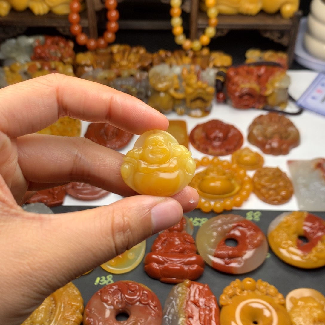 石英质玉（黄龙玉）挂件未镶嵌