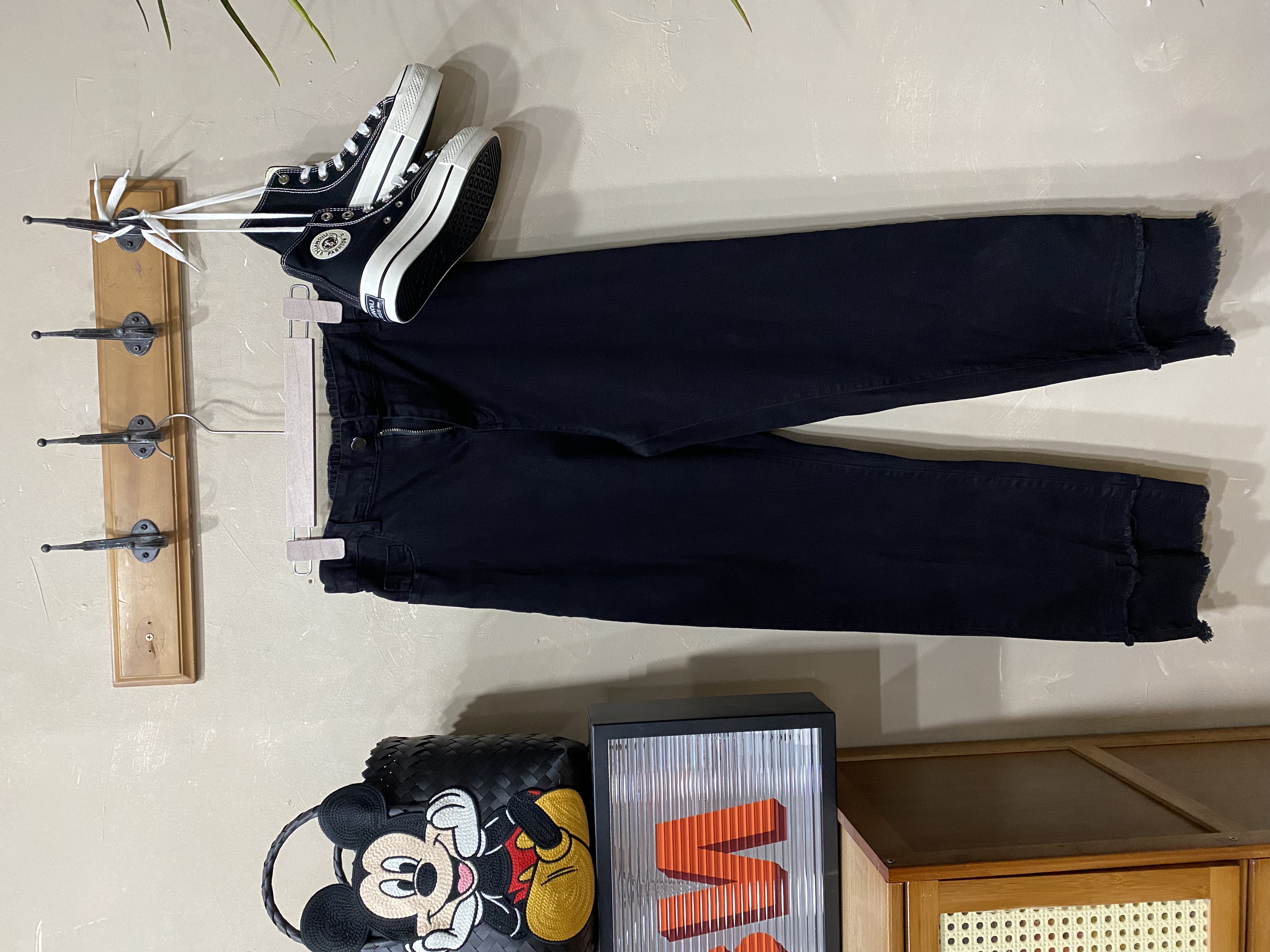 【早春穿搭】百搭大版黑色显瘦时尚设计款宽松休闲裤（1135）