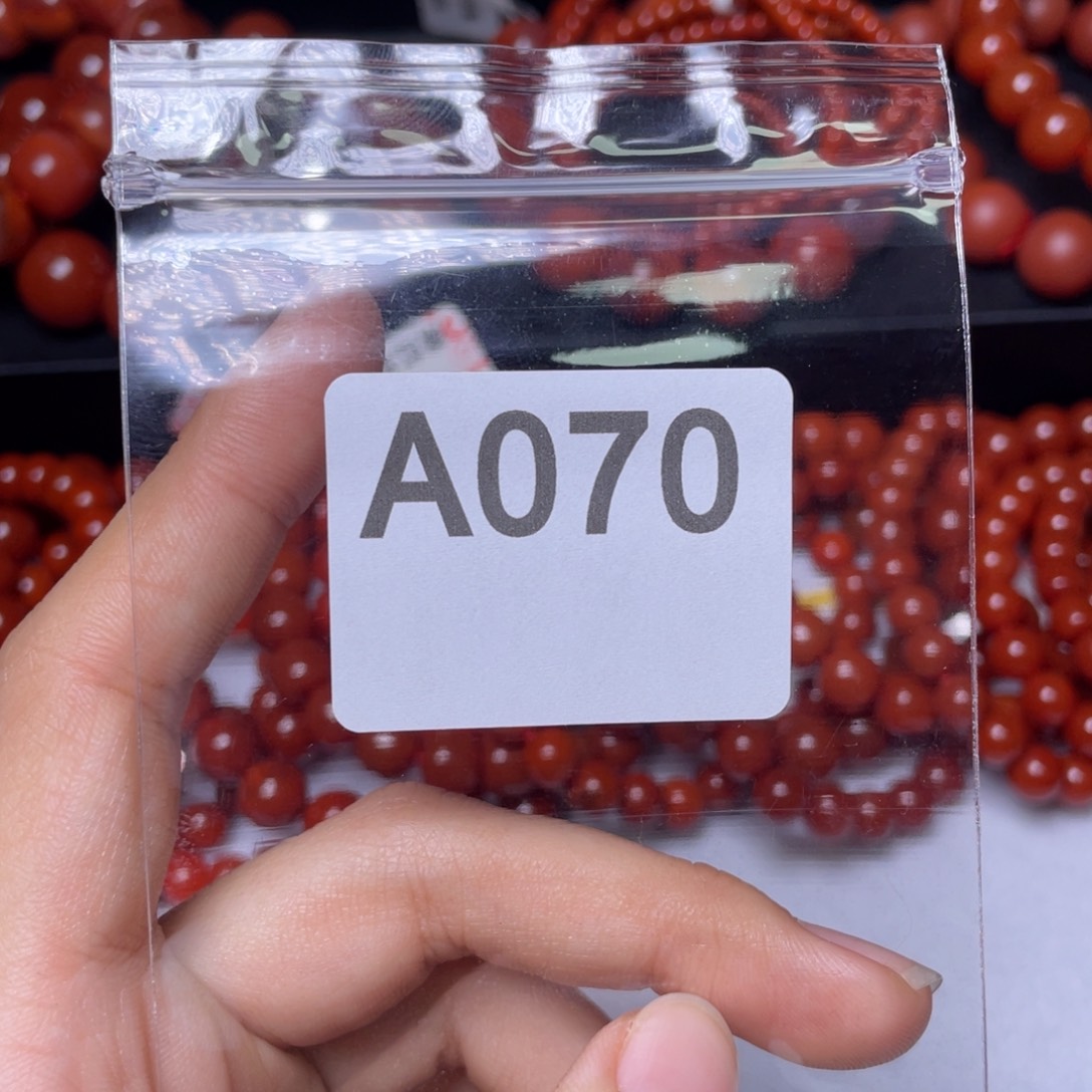 ****”南红玛瑙未镶嵌手链