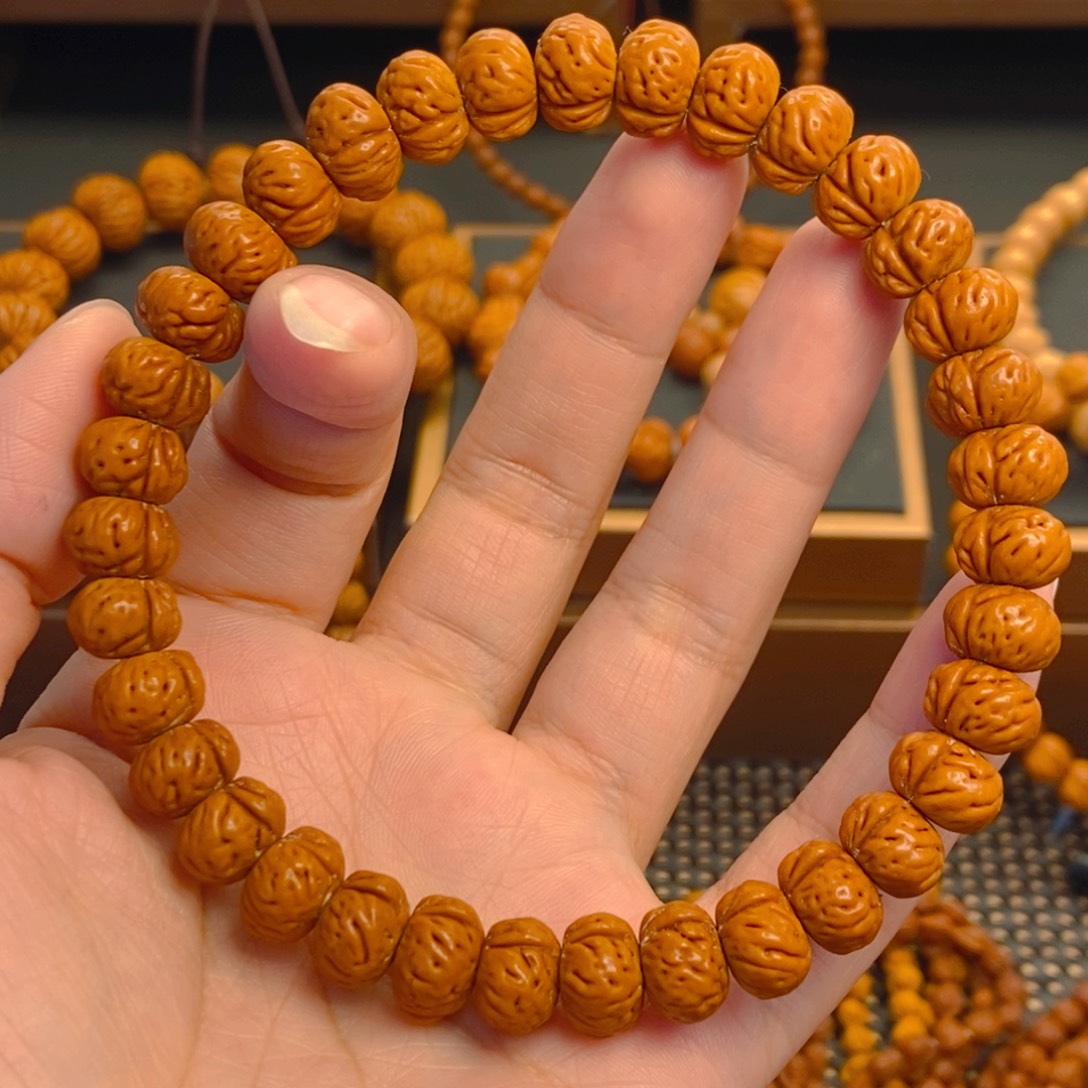 一***色桃核吊坠秦岭森林11