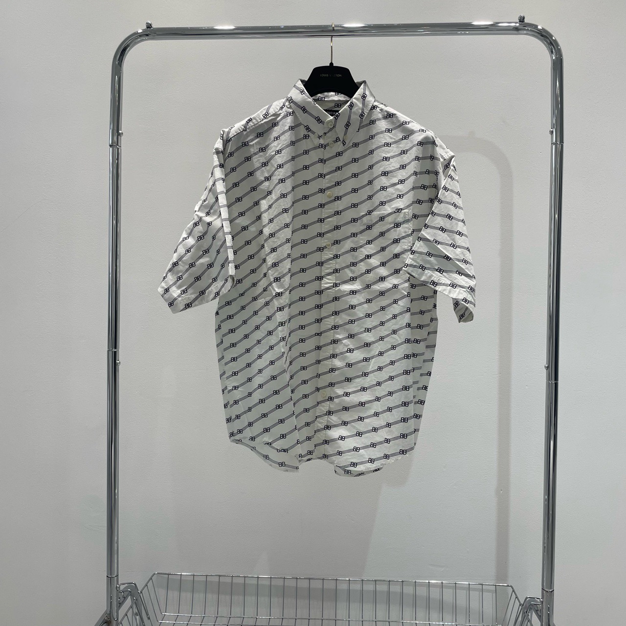 全新未使用 balenciaga 巴黎世家白色logo短袖衬衫尺码39 yy00278