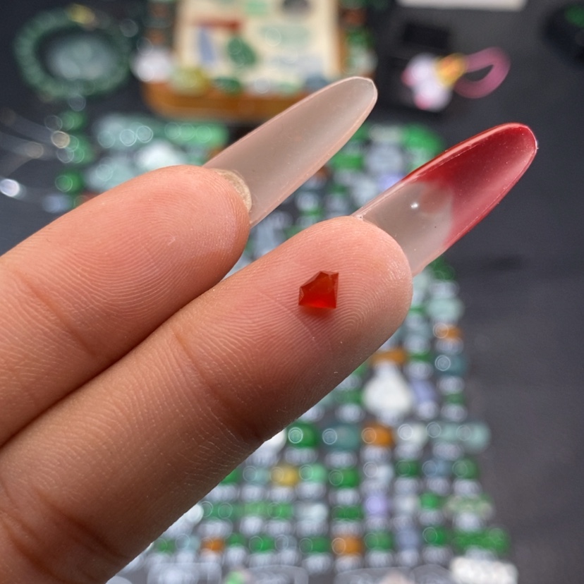 【闪购商品】翡翠挂件未镶嵌切割