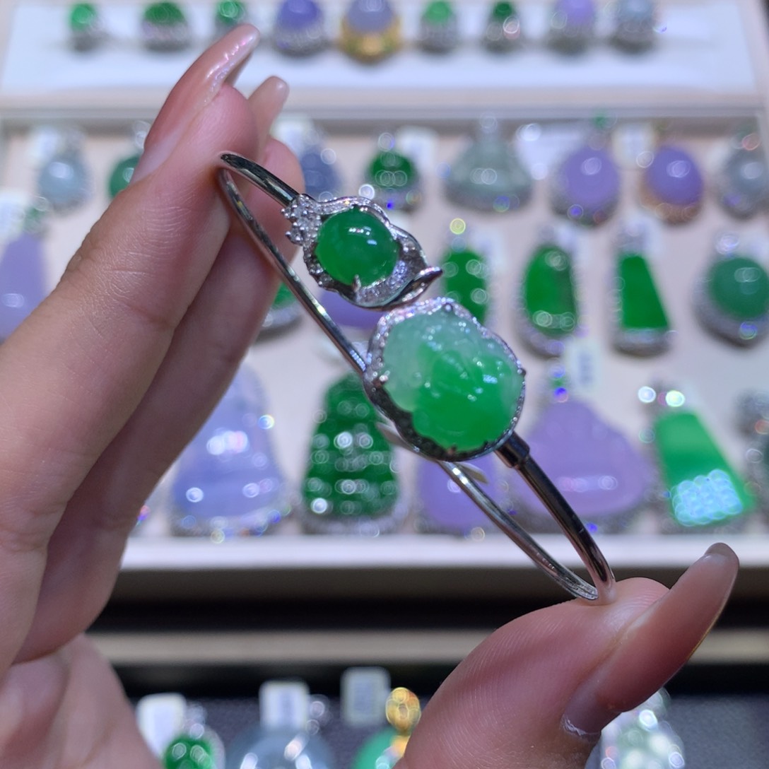 吊坠(不含链)18K金镶嵌翡翠翡翠吊坠