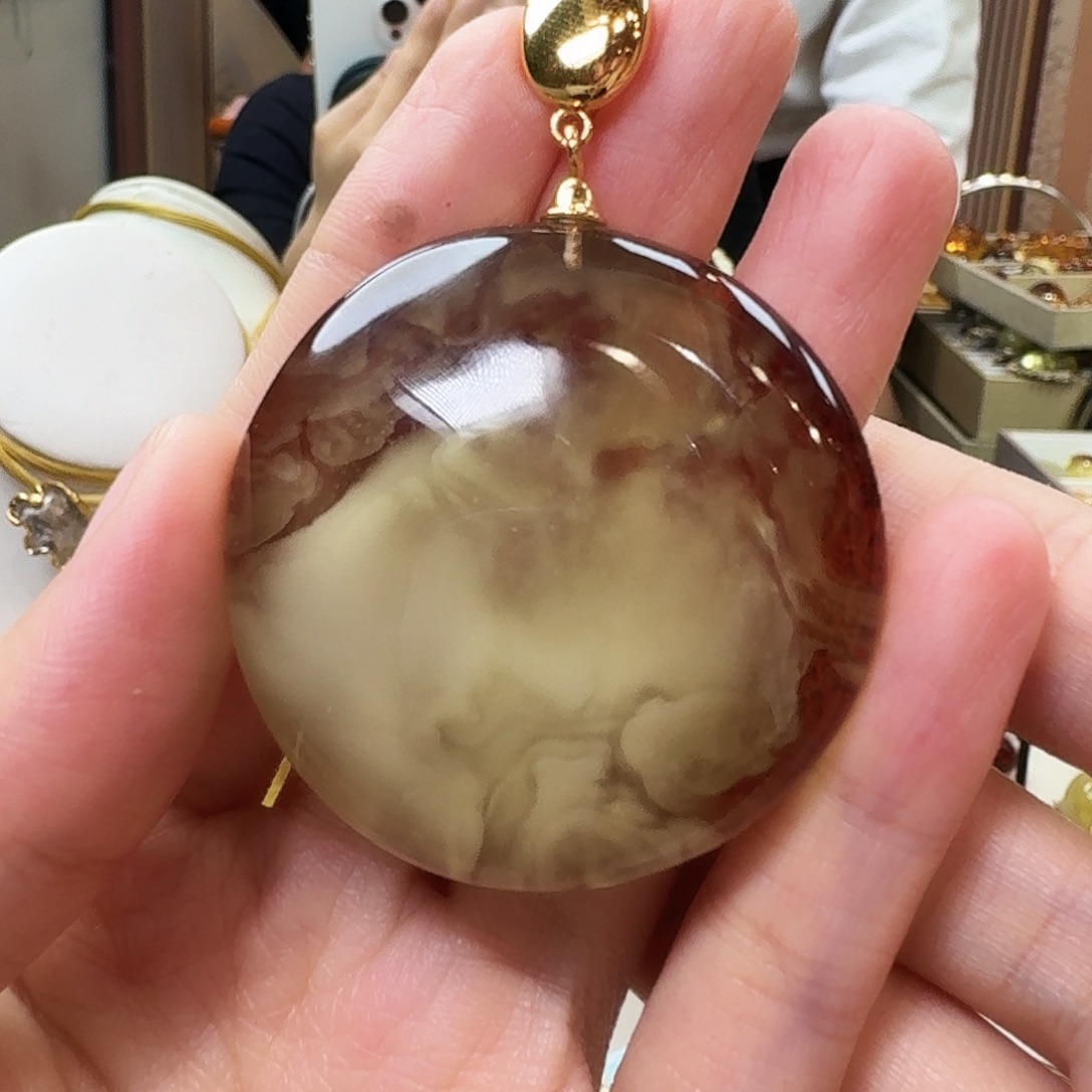 琥珀未镶嵌颈饰吊坠