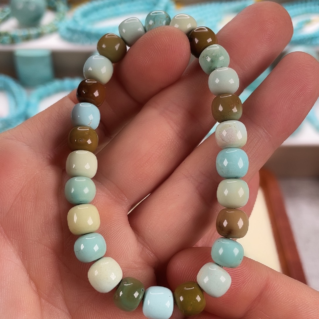 绿松石未镶嵌颈饰