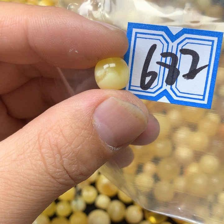 裸石琥珀未镶嵌10