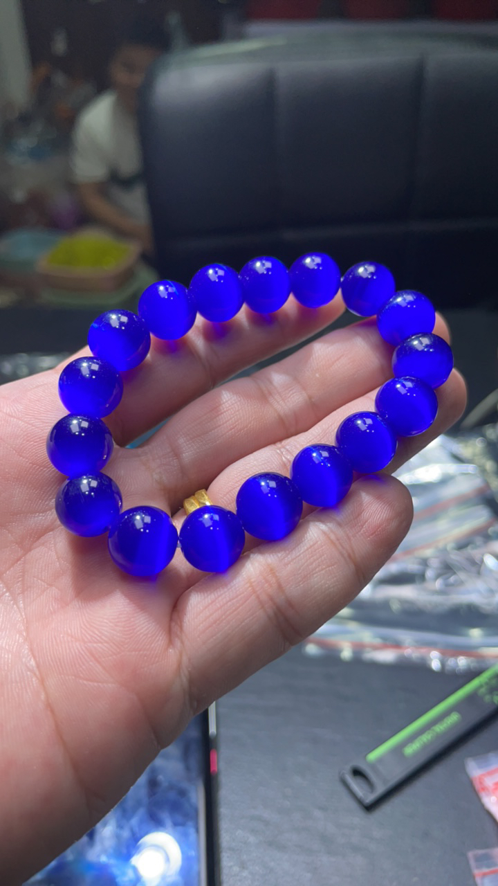 D 870 卡12  宝蓝猫眼手串