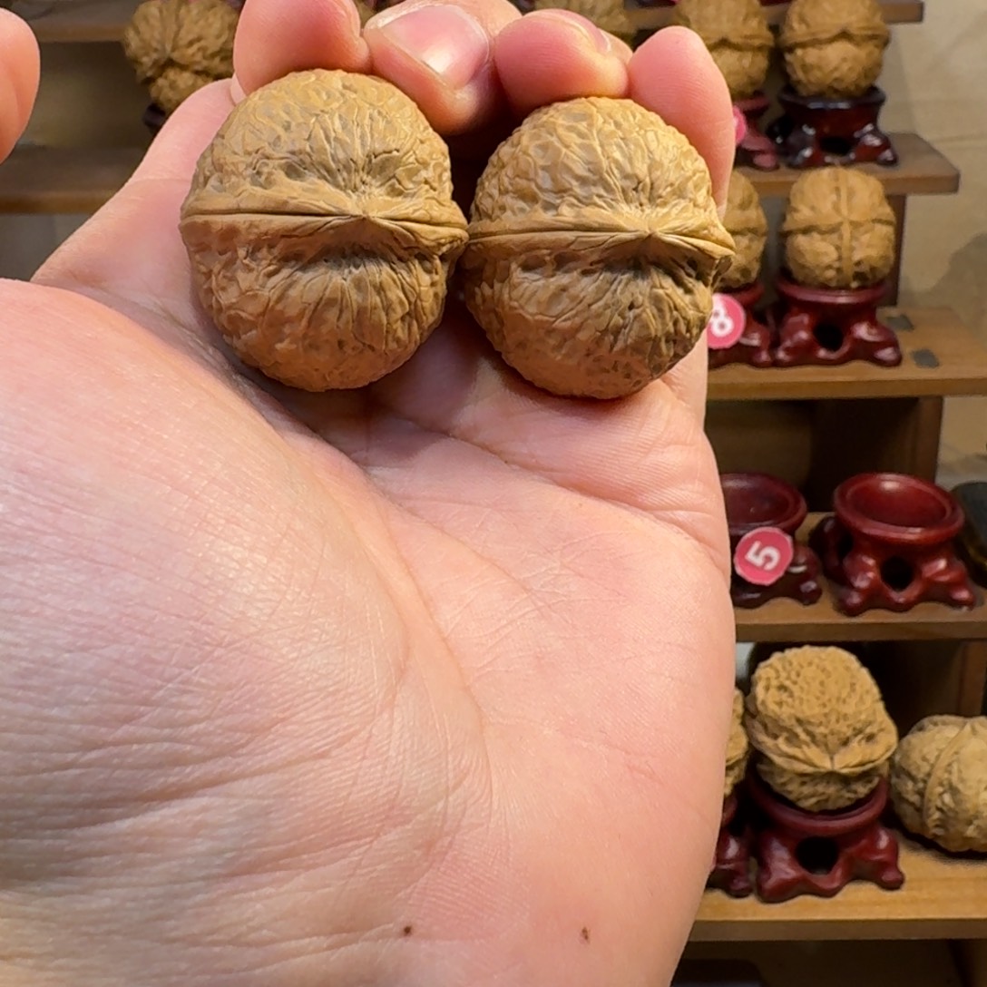 扁***炎铁核桃把件至尊元宝