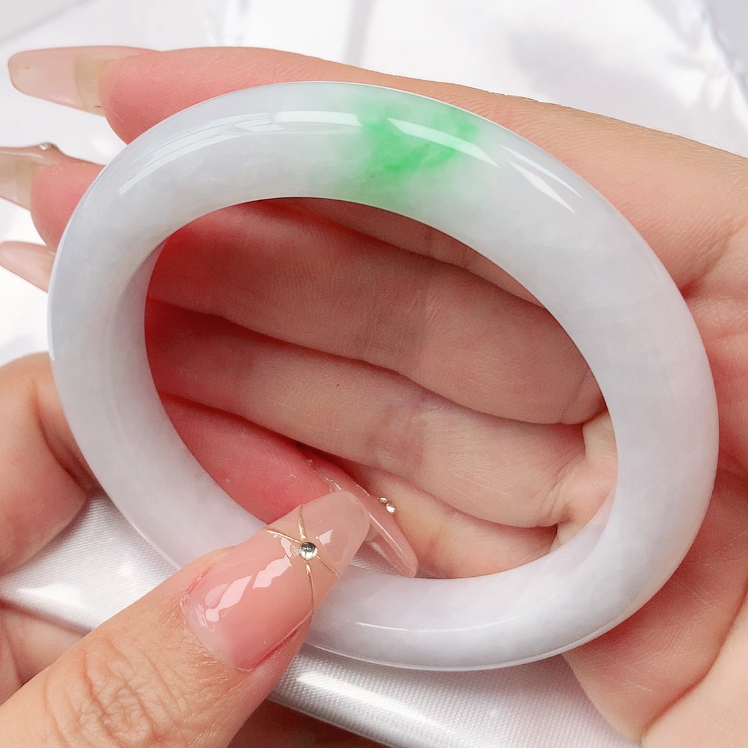 翡翠手镯未镶嵌抖音979