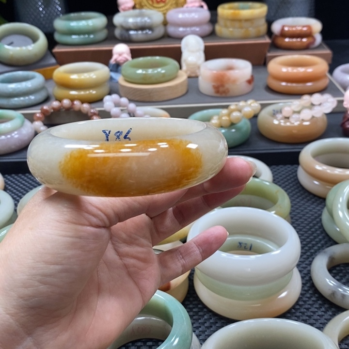 石英质玉手镯合金花****