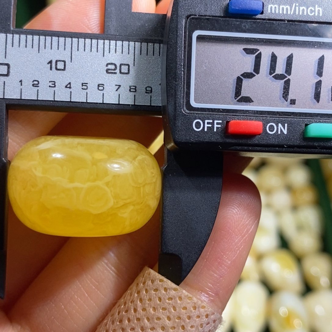 蜜蜡未镶嵌裸石配饰