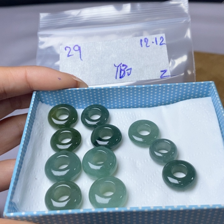 包***咪定制翡翠未镶嵌不退