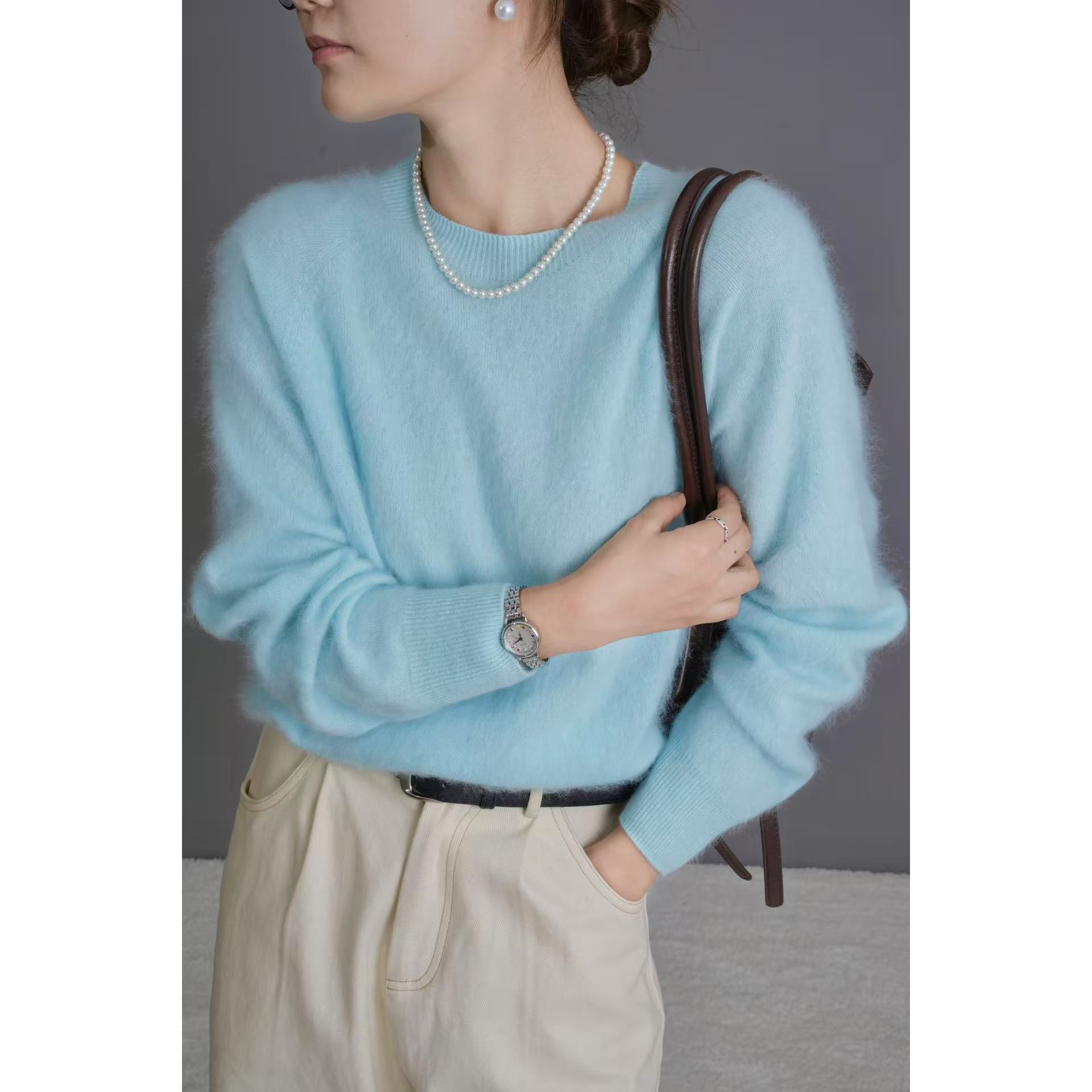 师兄【一线成衣】羊绒羊毛拉绒无缝一体女秋冬百搭纯色圆领针织上衣