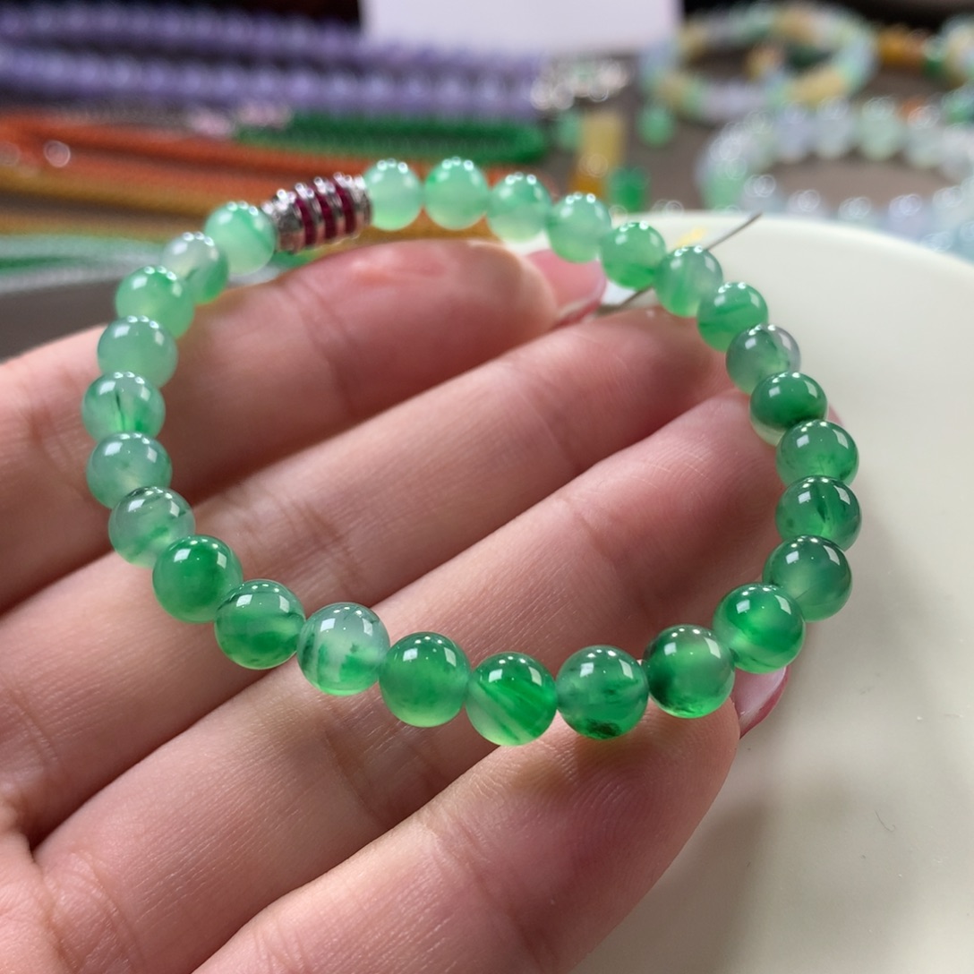 翡翠手链未镶嵌翡翠高冰冰甜飘绿卡6+