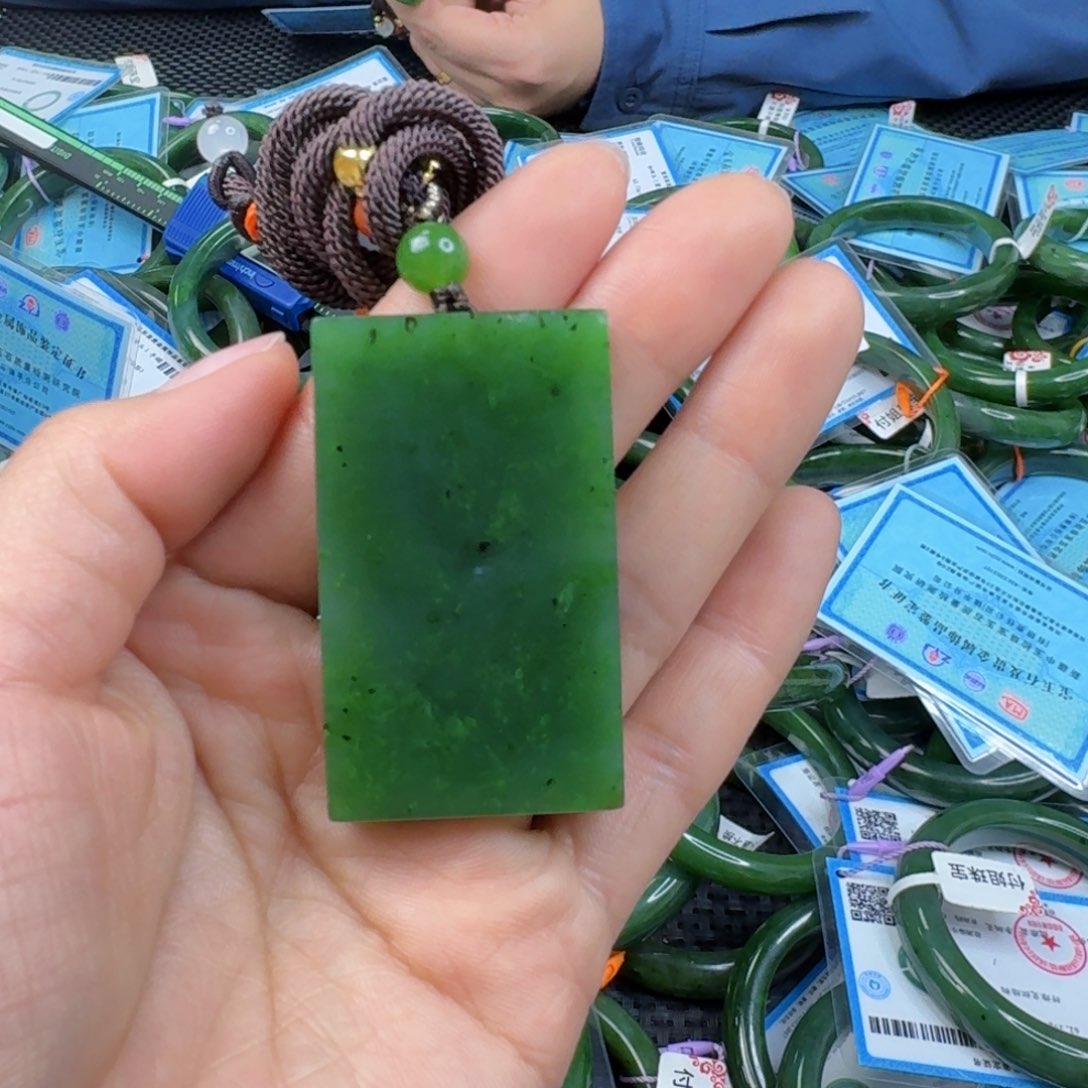 和田玉（碧玉）颈饰未镶嵌