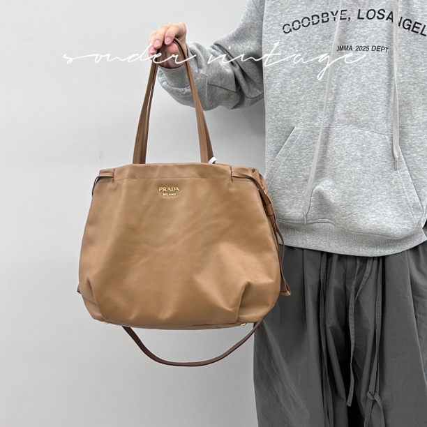 95新 Prada/普拉达 Prada/普拉达棕色单肩斜挎包