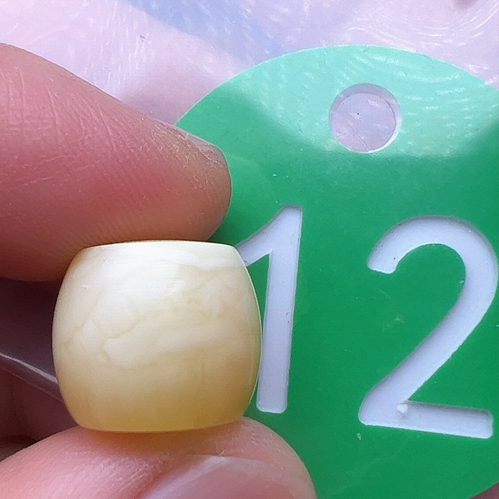 蜜蜡裸石未镶嵌微瑕13m m