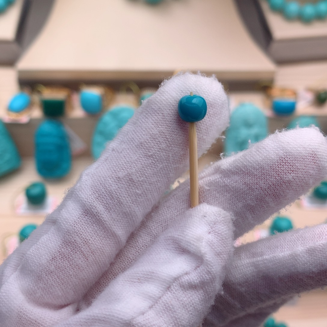 绿松石珠宝奇石未镶嵌6.4*5.7mm