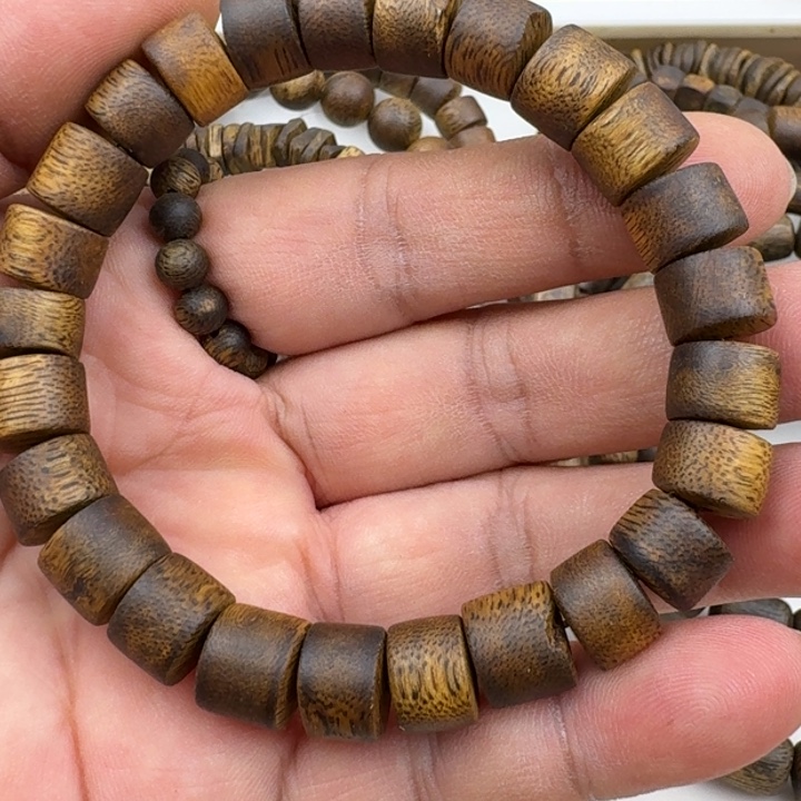 沉香手串乌身手串9克加