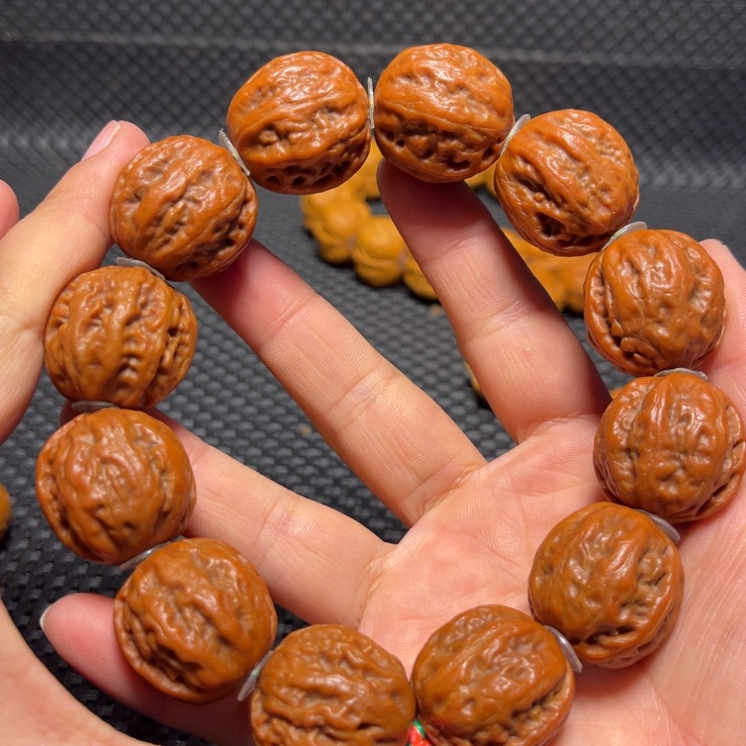 文玩核桃吊坠红皮老树京八棱22➕