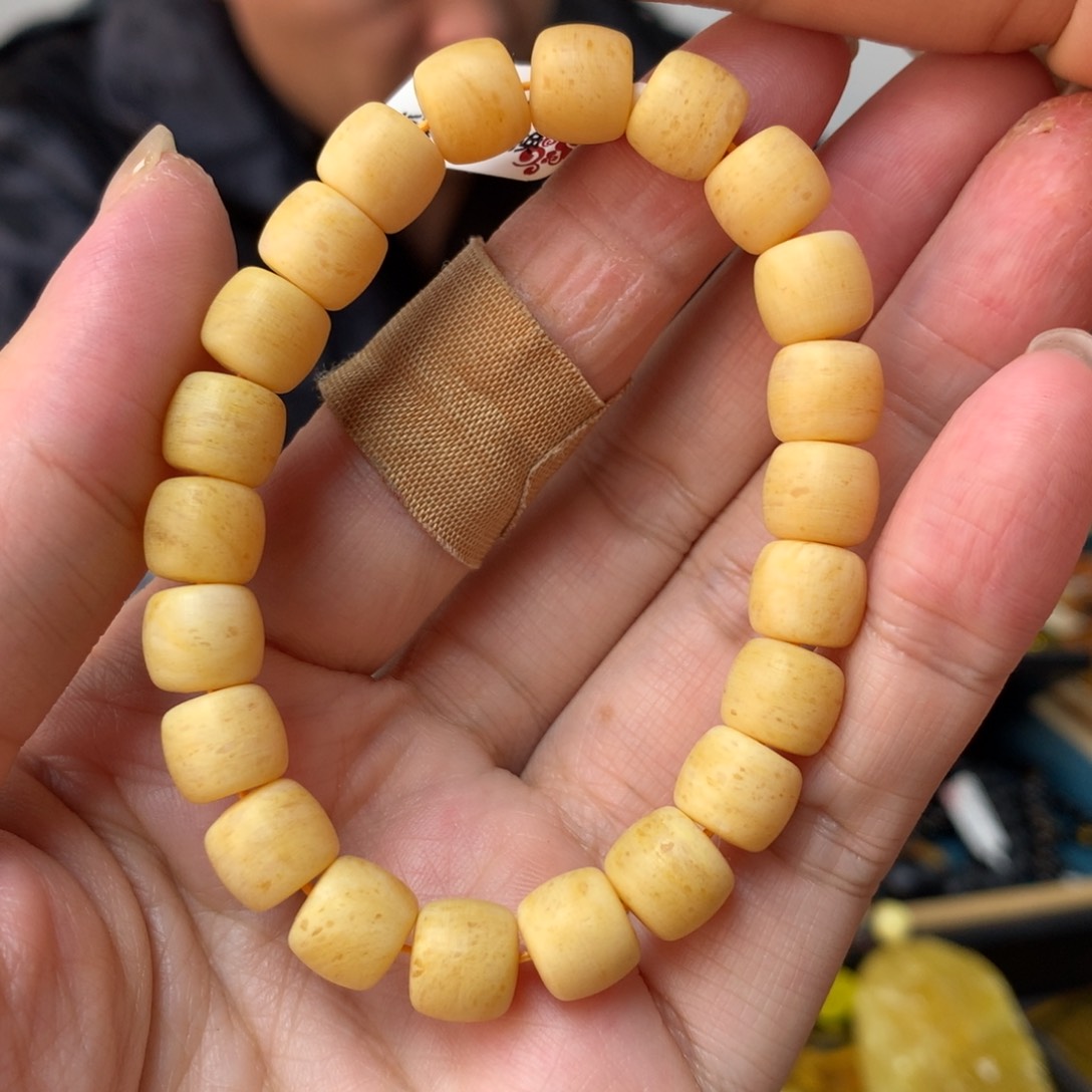 琥珀未镶嵌珠宝奇石10