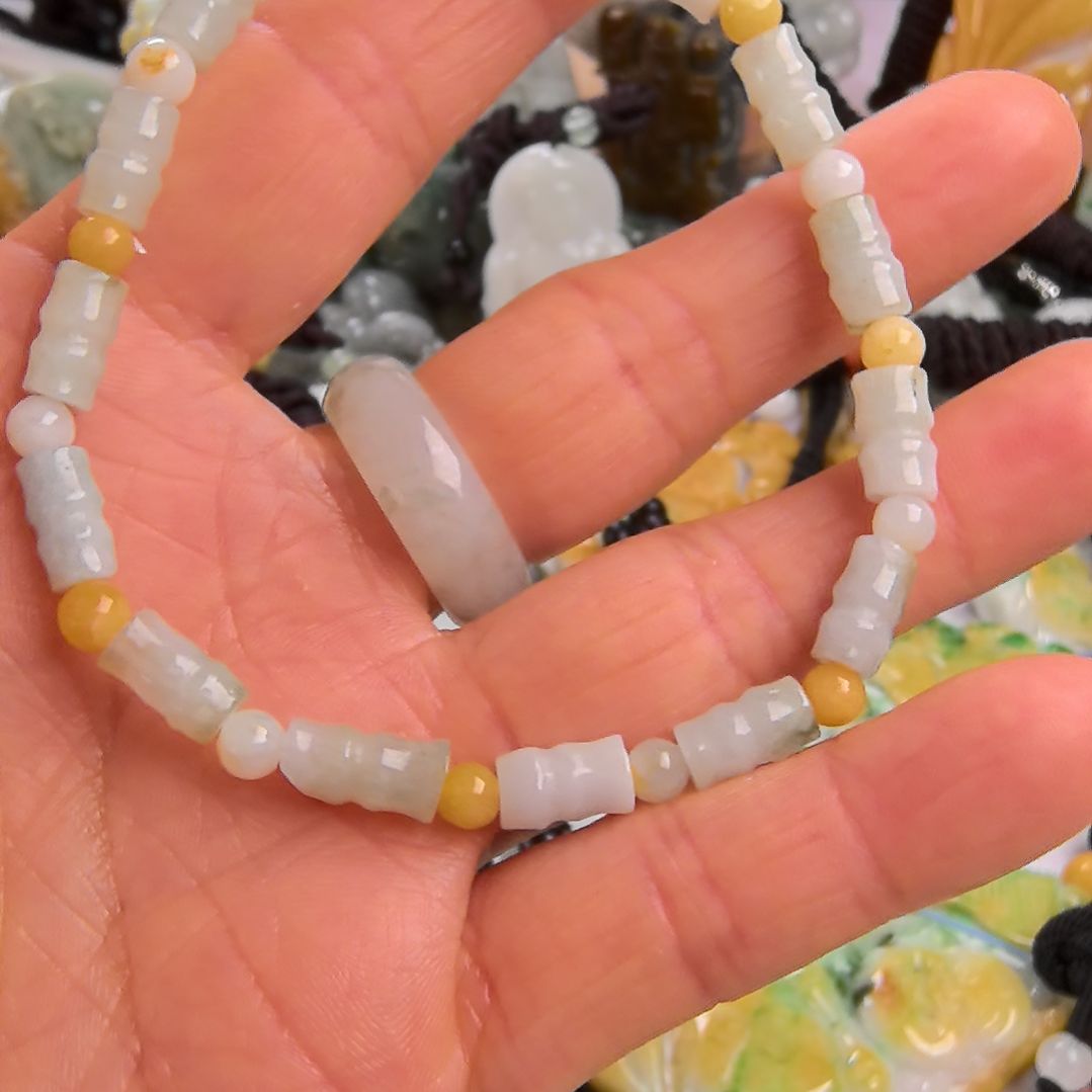 翡翠颈饰未镶嵌手串