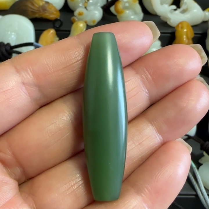 和田玉（碧玉）颈饰未镶嵌